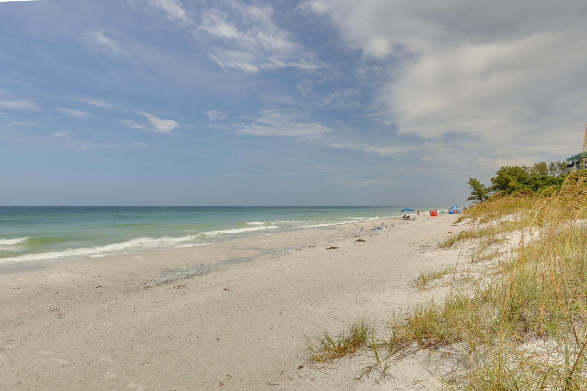 Vibrant Condo - Walk To Indian Rocks Beach! Clearwater Beach Exterior photo